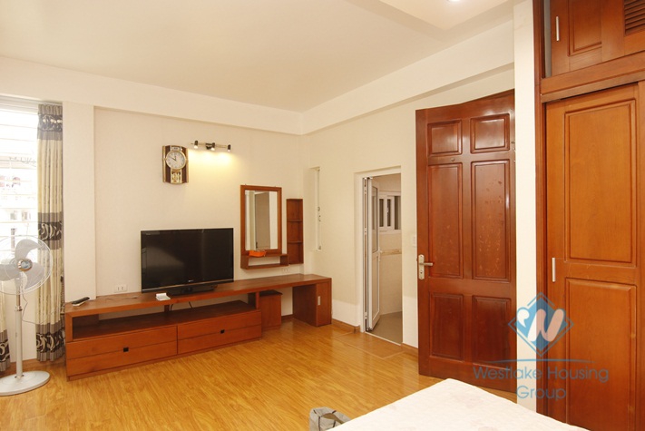 Cozy House has cheap price for rent in Vong Thi, Tay Ho.