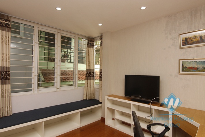 Cozy House has cheap price for rent in Vong Thi, Tay Ho.