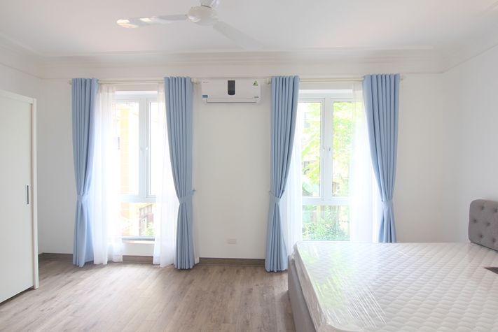 4 Bedrooms / 4 Bathrooms mini-villa in Xom Chua Westlake, Tay Ho, Ha Noi for rent