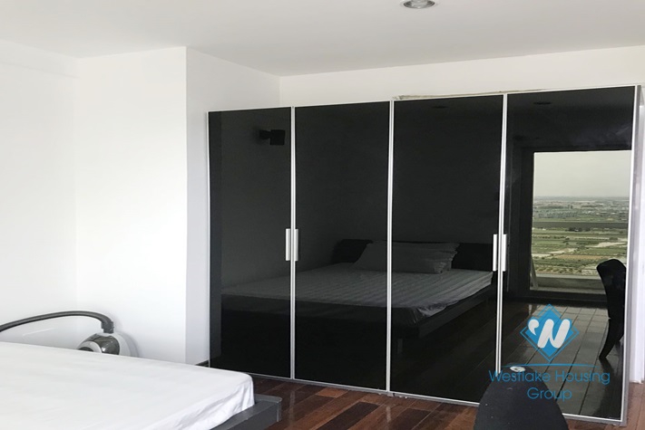 Fully furniture Apartment in E tower Ciputra for rent.