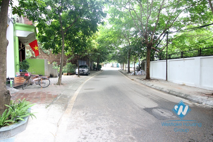 An office space for rent in Trinh cong son, Tay ho, Ha noi