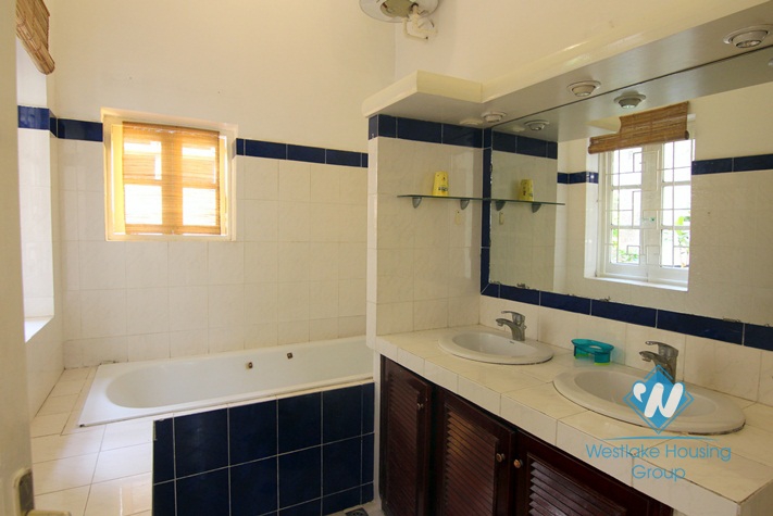 A lovely 4 bedroom house for rent in Tay ho, Ha noi
