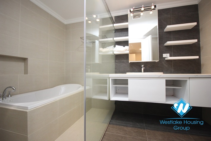 An spacious and luxury 1 bedroom apartment for rent near Vincom Ba Trieu, Hai Ba Trung