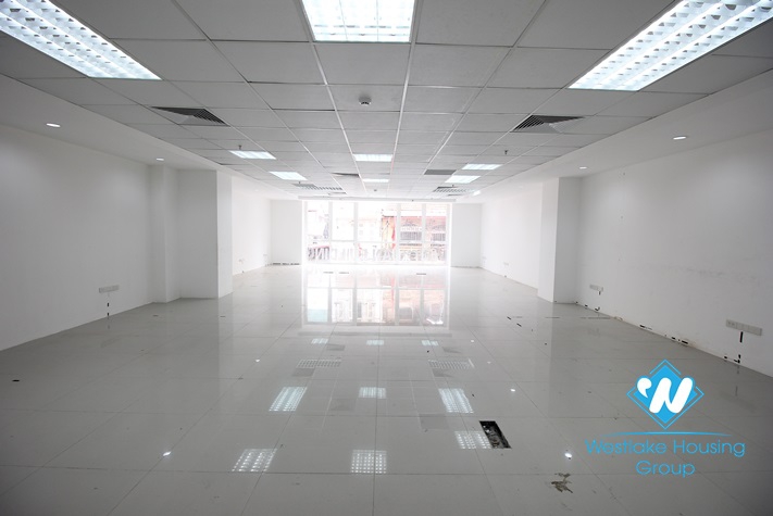 Beautiful office for rent in Hoan Kiem district, Ha Noi City