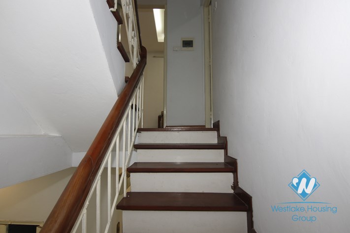 House with 4 bedroom for rent in Doi Can, Ba Dinh