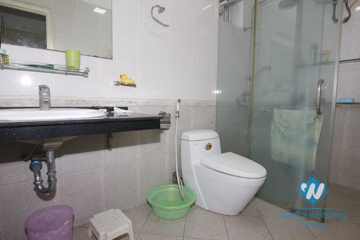 House with 4 bedroom for rent in Doi Can, Ba Dinh