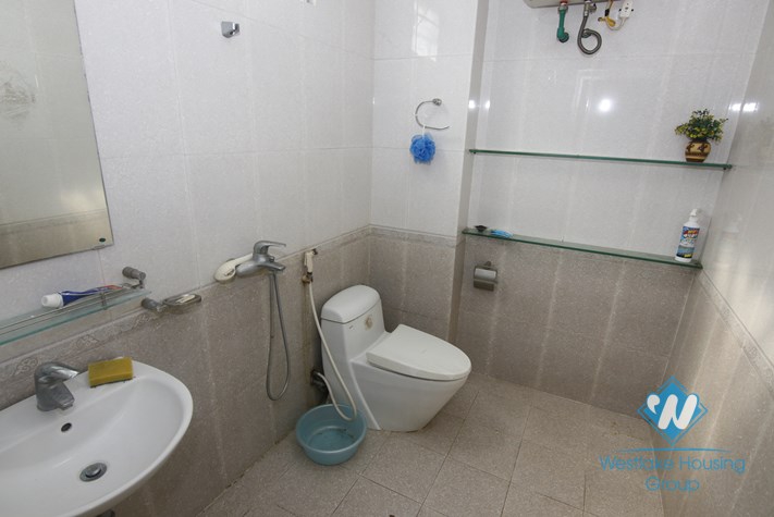 House with 4 bedroom for rent in Doi Can, Ba Dinh