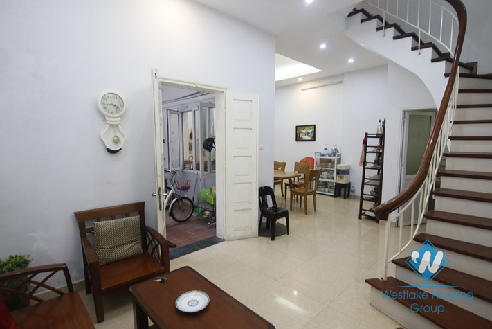 House with 4 bedroom for rent in Doi Can, Ba Dinh