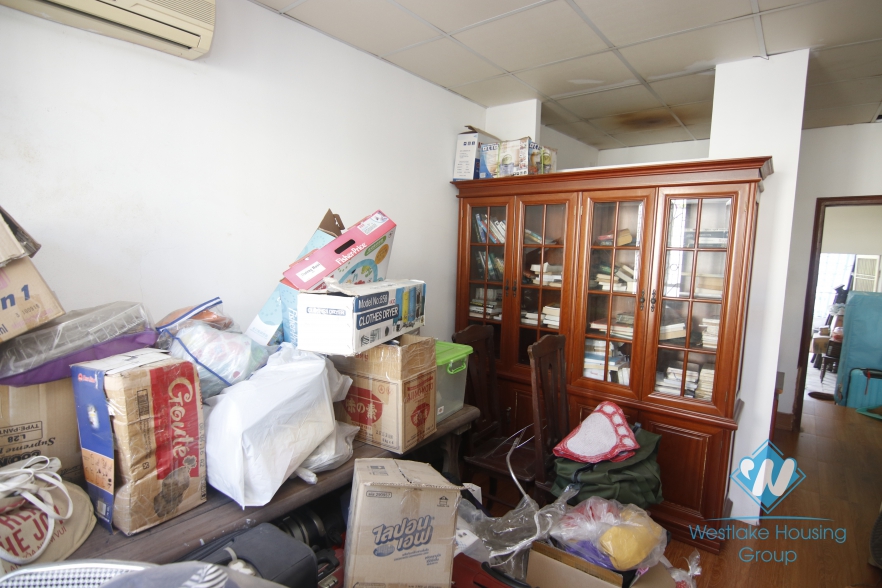 4 storey house for rent in Ba Dinh District, Hanoi.