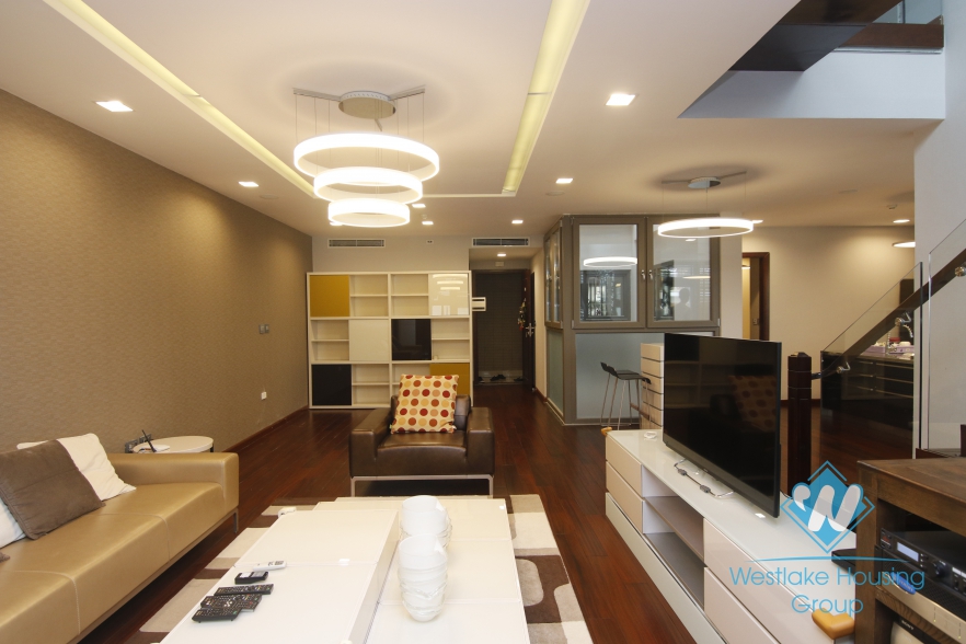 Morden 03 Bedrooms Duplex with lakeview for rent in Kim Ma Street