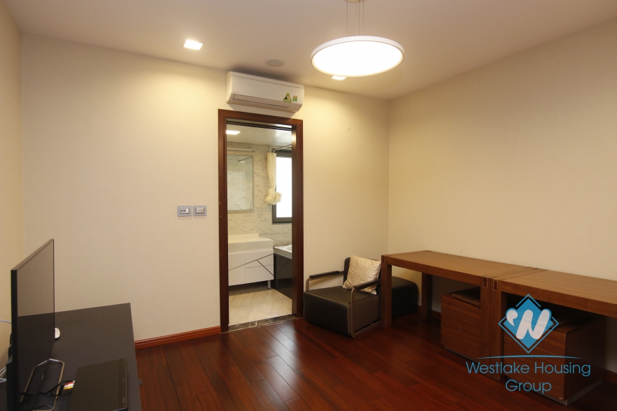Morden 03 Bedrooms Duplex with lakeview for rent in Kim Ma Street