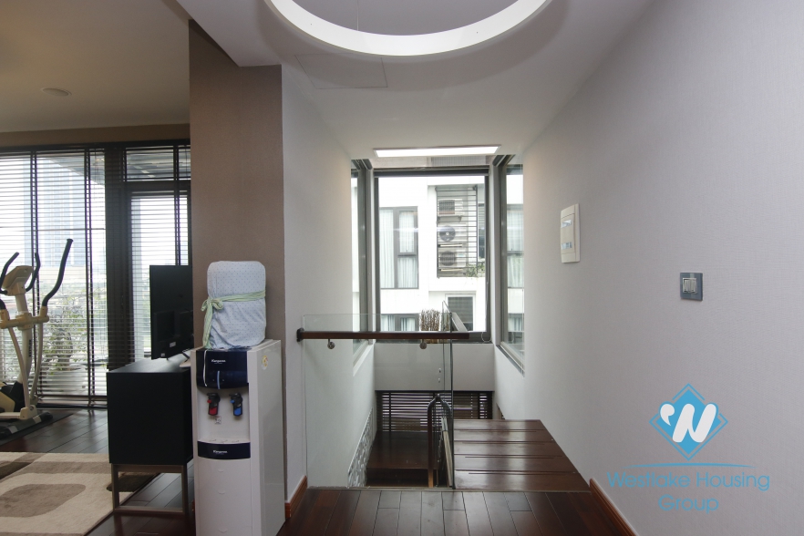 Morden 03 Bedrooms Duplex with lakeview for rent in Kim Ma Street