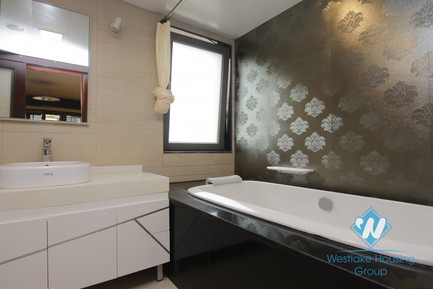 Morden 03 Bedrooms Duplex with lakeview for rent in Kim Ma Street