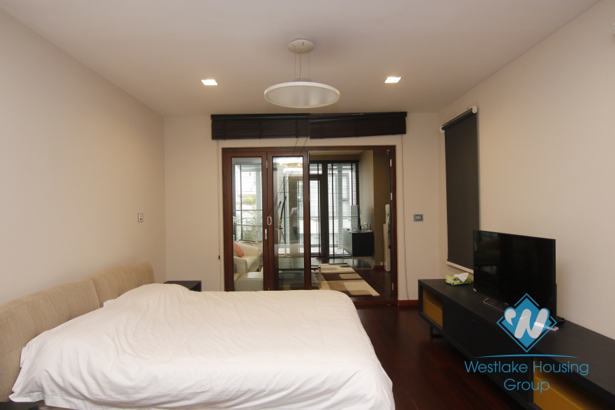 Morden 03 Bedrooms Duplex with lakeview for rent in Kim Ma Street