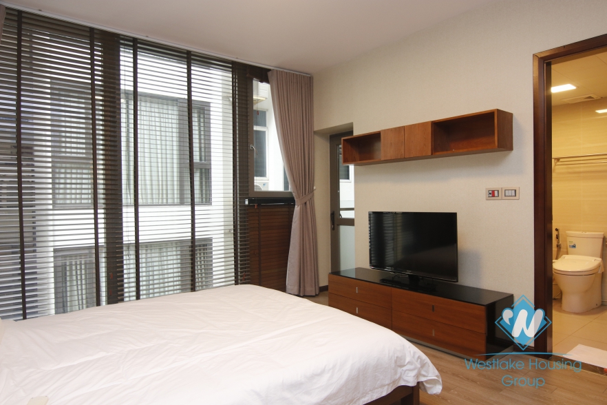 Modern 2 bedroom apartmnet for rent in Kim Ma