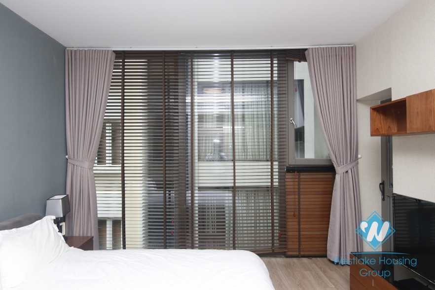Modern 2 bedroom apartmnet for rent in Kim Ma