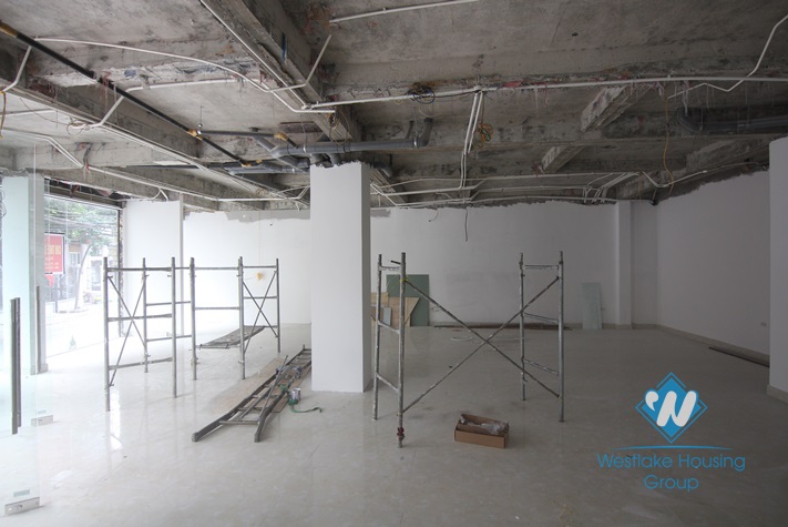 Office in main street with good location for rent in Tay Ho