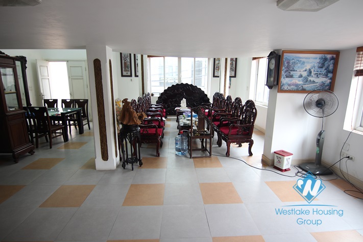 Office for rent in Tay Ho district. 200 sqm