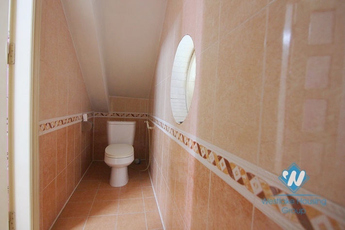 Luxury house for rent in Tay Ho District, Ha Noi 