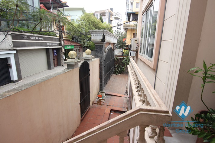 Office for rent in Tay Ho district. 200 sqm