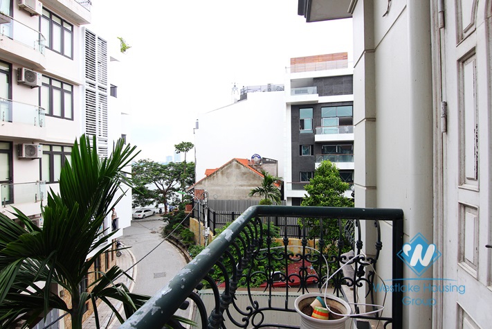 Luxury house for rent in Tay Ho District, Ha Noi 