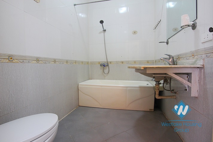 Luxury house for rent in Tay Ho District, Ha Noi 