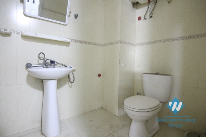 Office for rent in Tay Ho district. 200 sqm