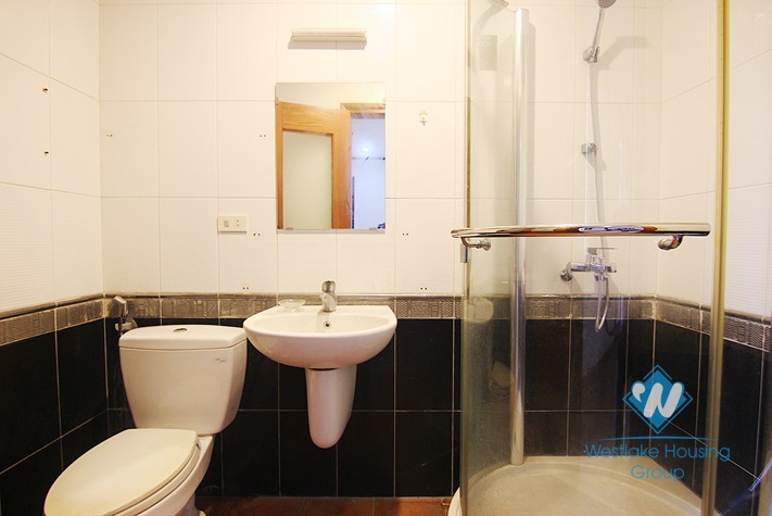 Unfurnished 4 bedrooms house with garage for rent in Xuan Dieu st, Tay Ho area.