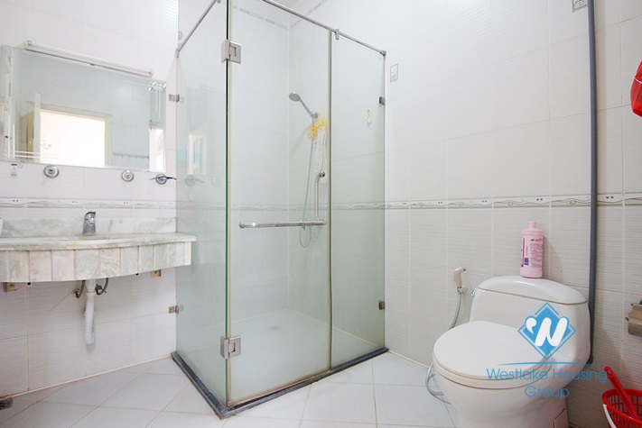 Luxury house for rent in Tay Ho District, Ha Noi 