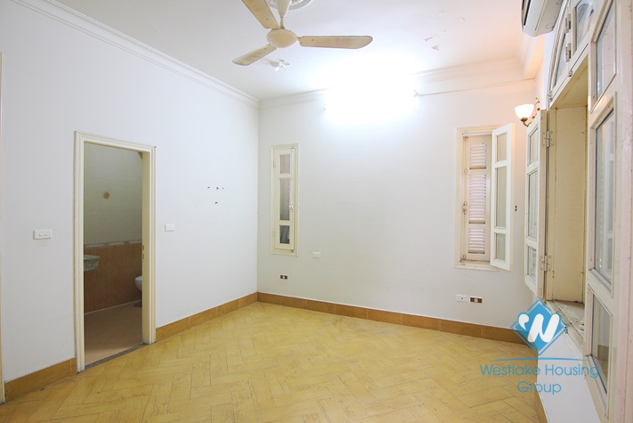Luxury house for rent in Tay Ho District, Ha Noi 