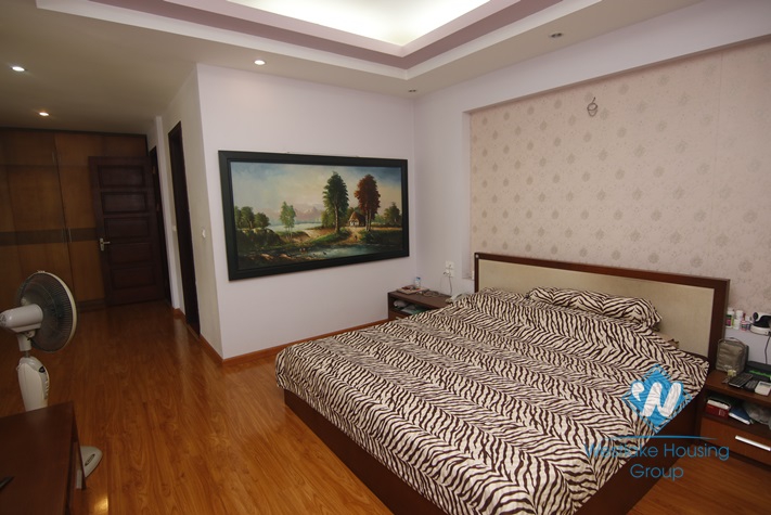 Big 05 bedrooms house with yard and nice garden for rent in Ba Dinh area.