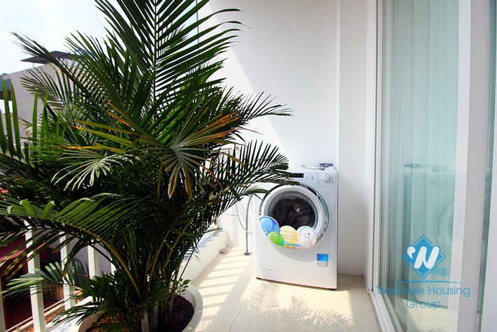 Two bedrooms apartment for rent in Dang Thai Mai st, Tay Ho district 