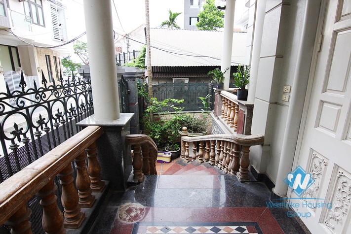 Luxury house for rent in Tay Ho District, Ha Noi 