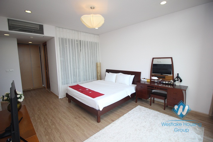 A enchanting 2  bedroom apartment in Cau Giay district for rent 