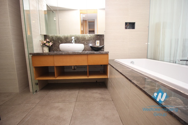 A enchanting 2  bedroom apartment in Cau Giay district for rent 