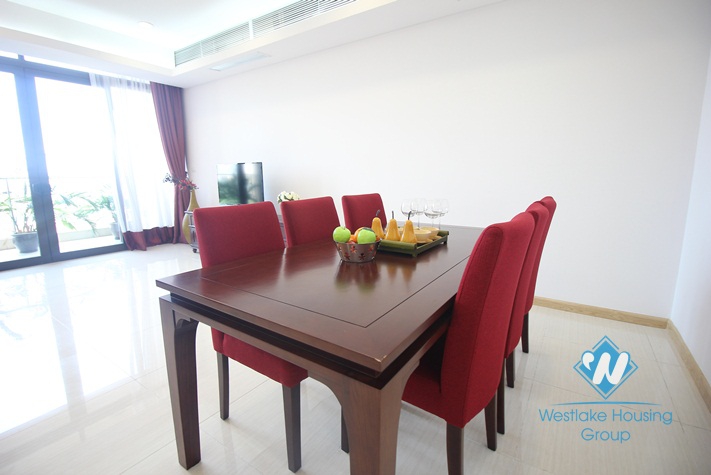 A enchanting 2  bedroom apartment in Cau Giay district for rent 