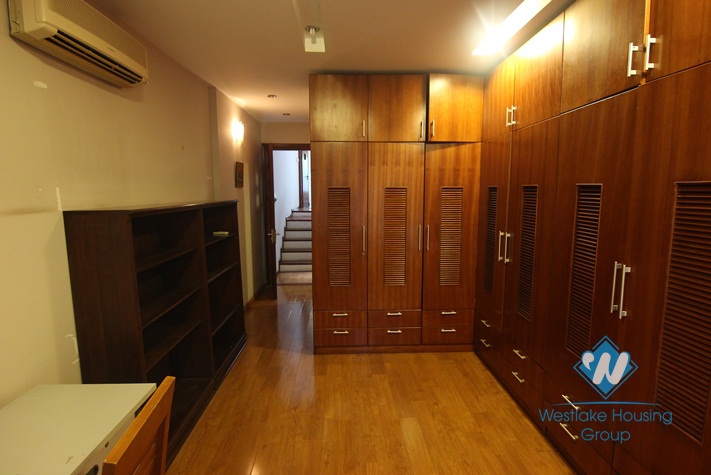 A beautiful 4 bedroom house for rent in Ba Dinh, Ha Noi