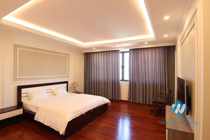 Yen Phu Village, Lake view with beautiful terrace apartment 