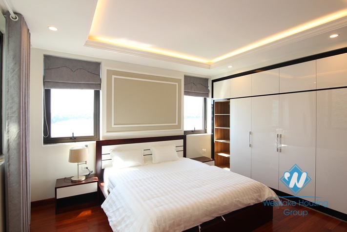 Yen Phu Village, Lake view with beautiful terrace apartment 