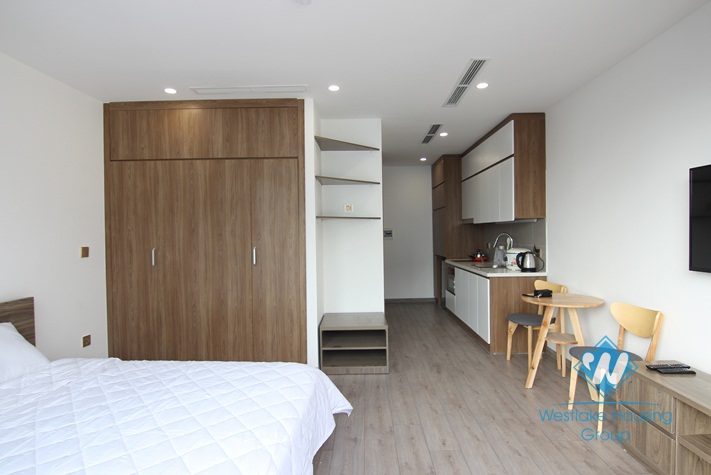 A brightly brand new and beautiful stuido for rent on Xuan Dieu, Tay Ho