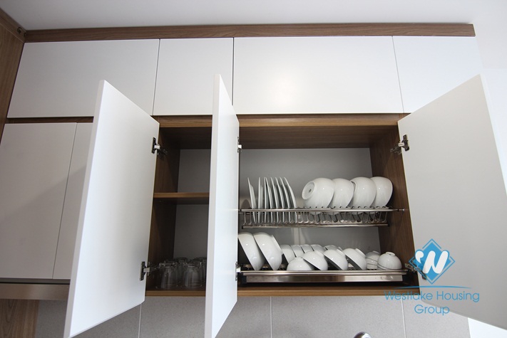 A brightly brand new and beautiful stuido for rent on Xuan Dieu, Tay Ho