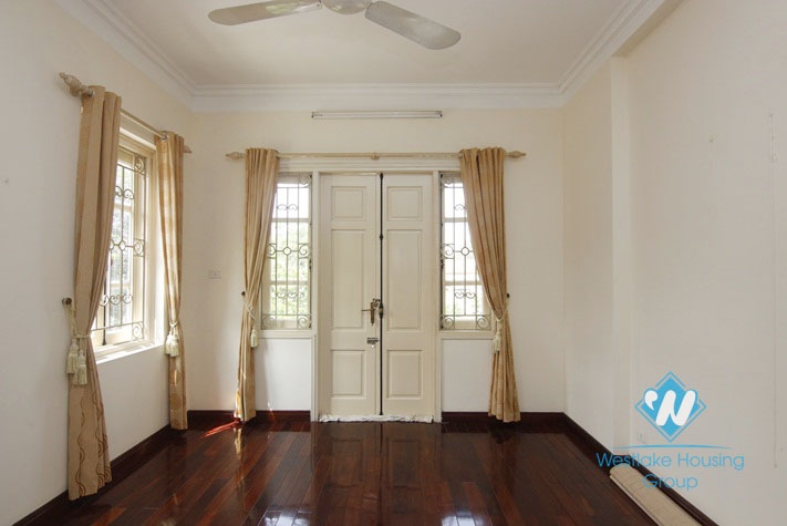 A nice afforable house for rent in Long Bien for rent