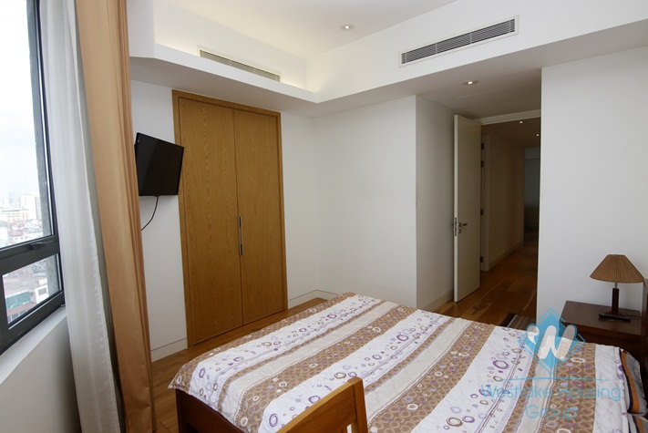 Full furnitures with 03 bedroom apartment for rent in Indochina Plaza 