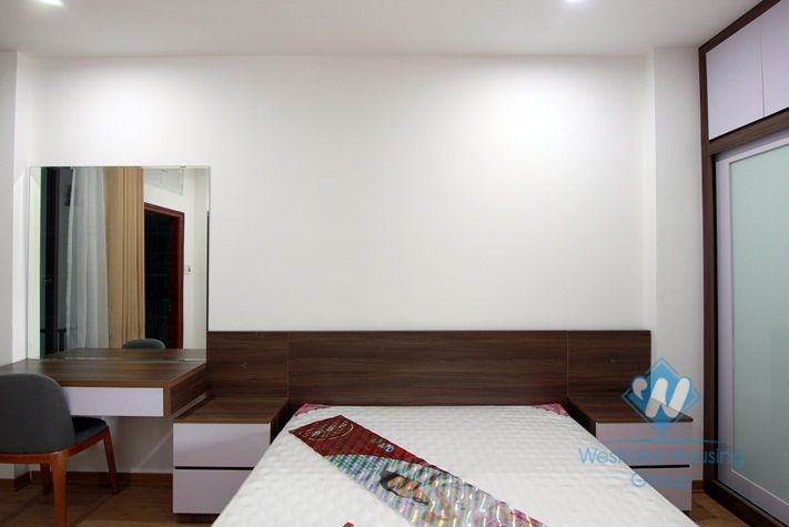 Good price, 2 bedrooms apartment for rent in Au Co street, Hanoi.