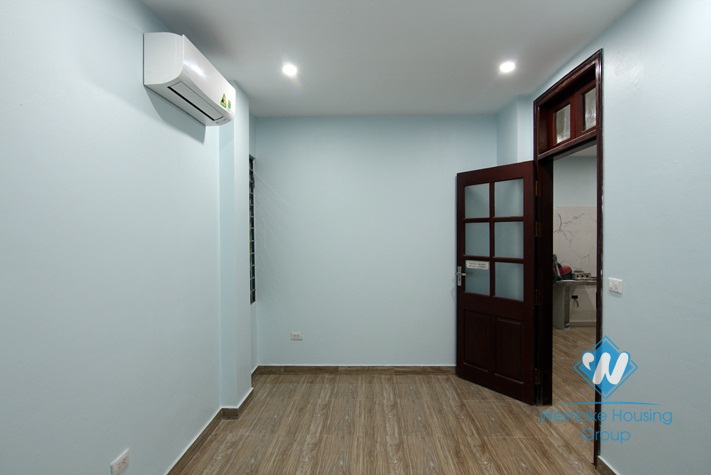 Big office for rent in main road of Lac long quan, Tay ho