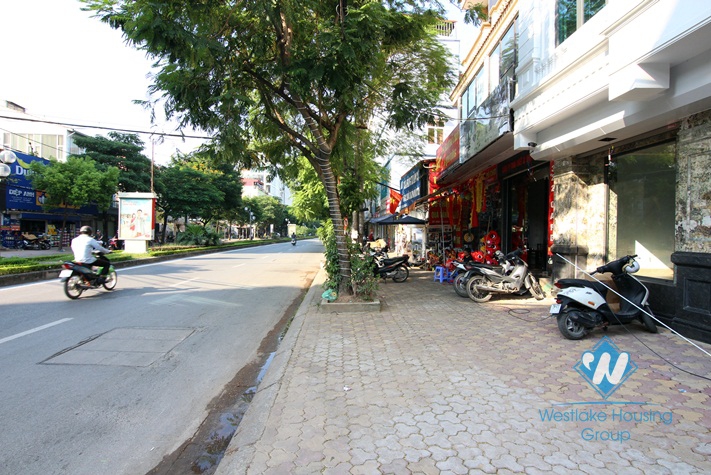 Big office for rent in main road of Lac long quan, Tay ho