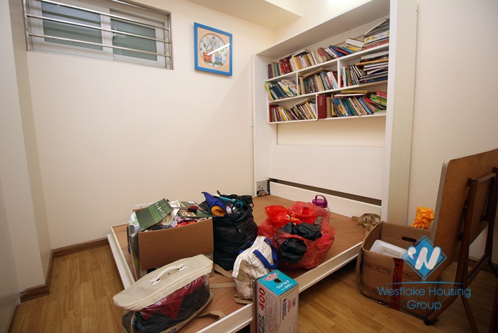 A 3 bedroom apartment for rent near Cau giay park, Ha noi