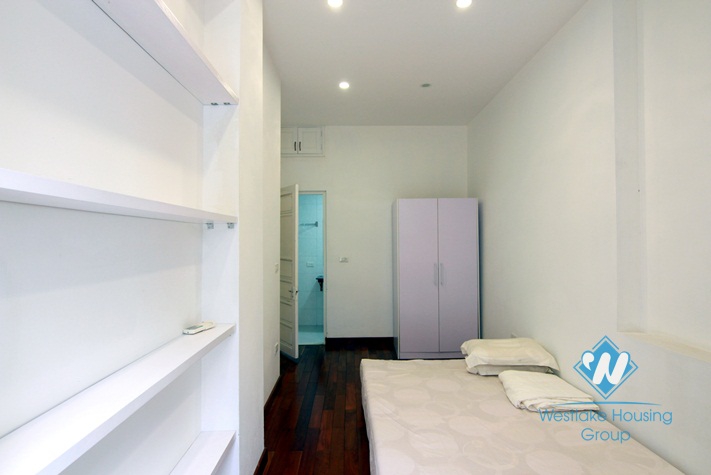A 2 bedroom apartment with lakeview for rent in Tay ho, Ha noi