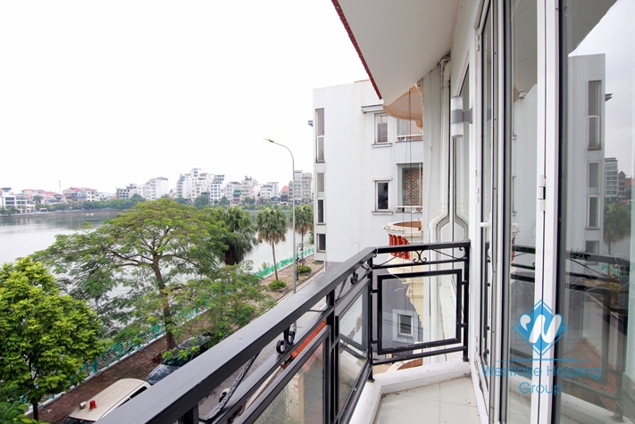 A 2 bedroom apartment with lakeview for rent in Tay ho, Ha noi