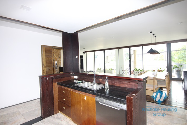 Luxury apartment with 3 bedrooms for lease in Dang Thai Mai, Tay Ho, Ha Noi